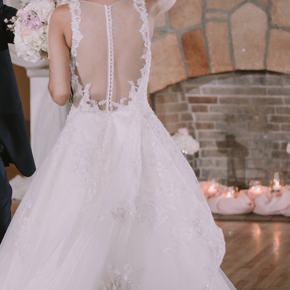 David tutera Wedding dress - Picture 6 of 8